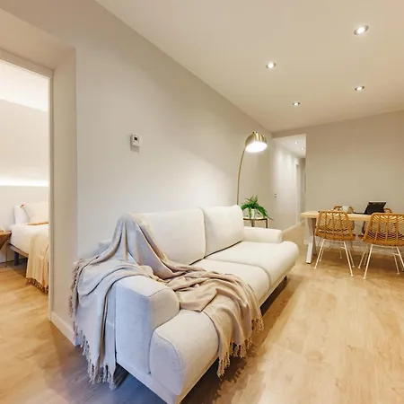 Bravissimo Mora 4 * 지로나